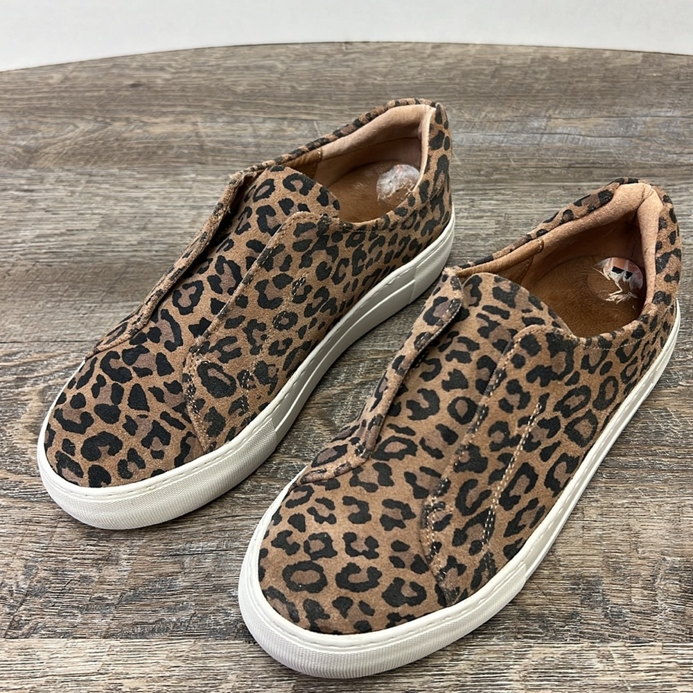 J/Slides Women’s Leopard Print Leather Slip On Sneakers Size 7